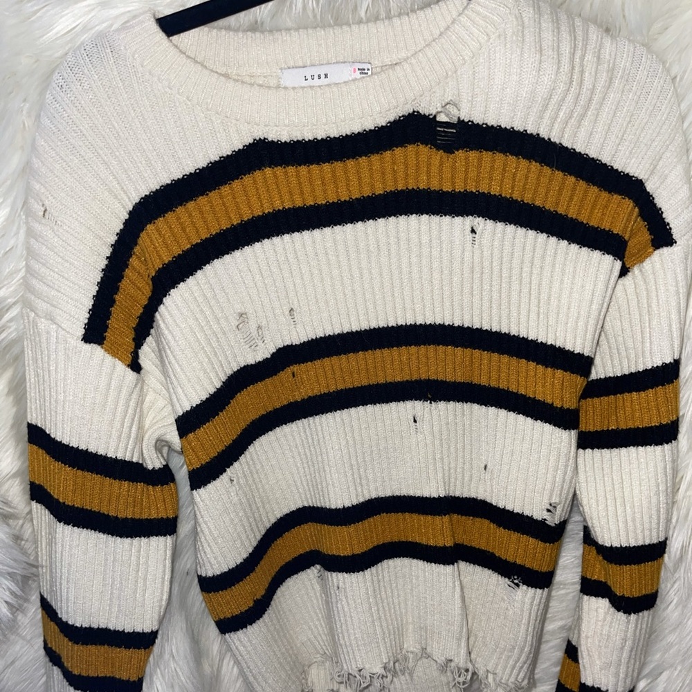 Lush size small sweater